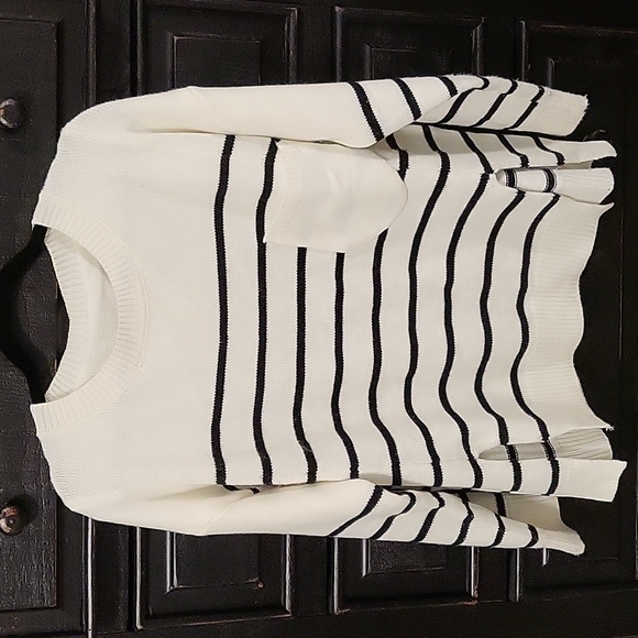 Knitted sweater - Picture 1 of 2